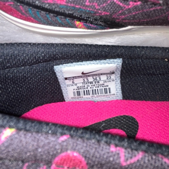 Nike - Picture 2 of 2